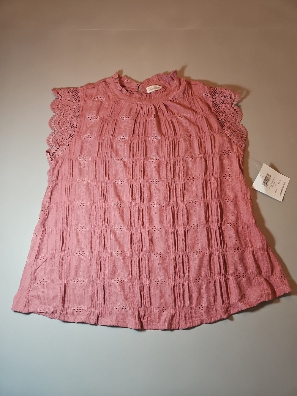 89th & Madison Pink Mauve Eyelet Lace Ruffle Top Sleeve Sleeveless Blouse